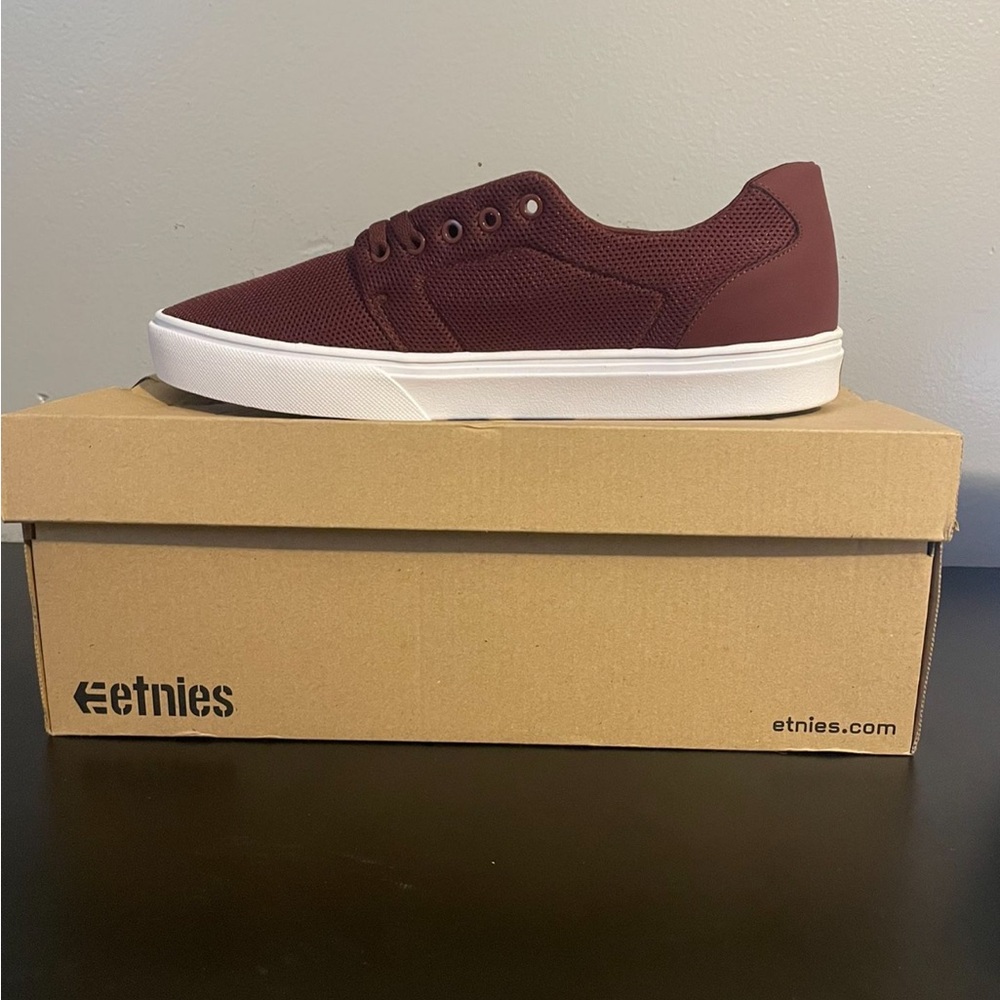 Stratus Shoes